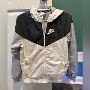 Nike Men's Black and White Windbreaker